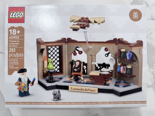 LEGO Promotional Tribute to Leonardo da Vinci (40902)